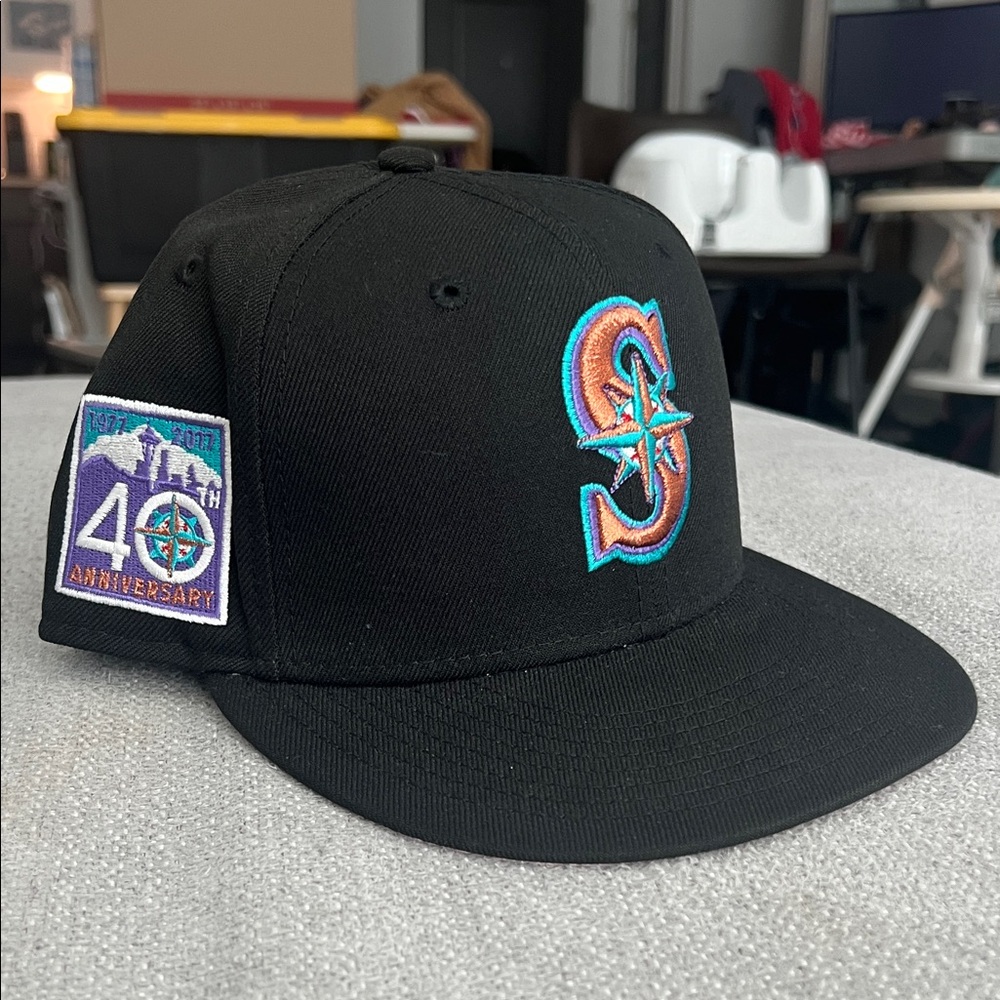 New Era Seattle Mariners Black Cap with Teal and Orange Logo